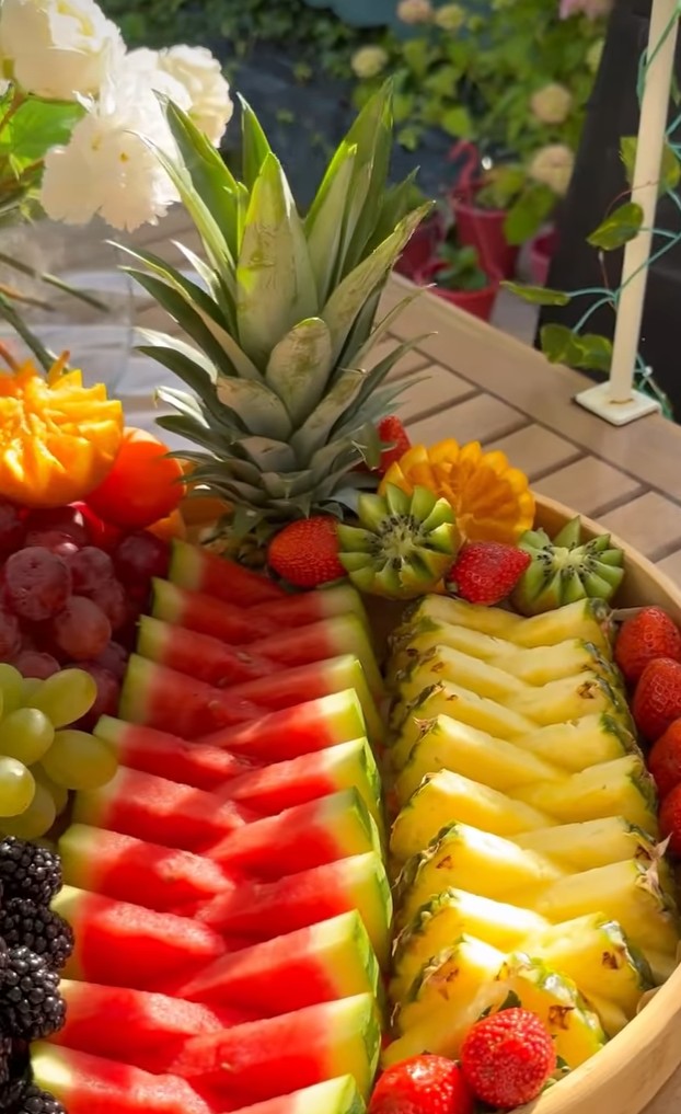 Party fruit platter