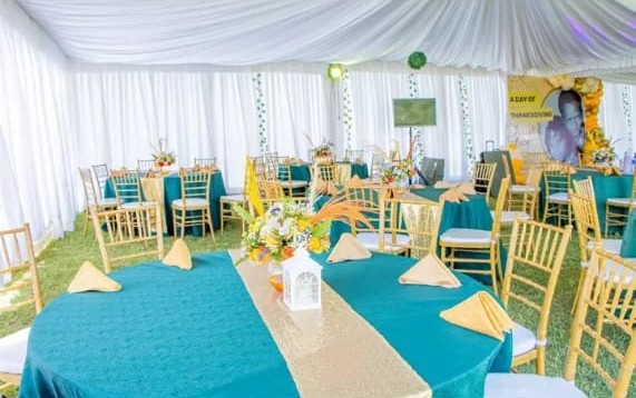 Teal and gold reception table setting